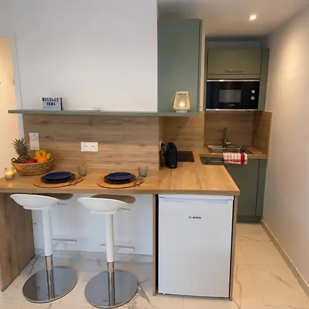 Apartment T2 Santa Lucia, Terrasse Jardin, Clim Et Wifi Saint-Raphael (Var)
