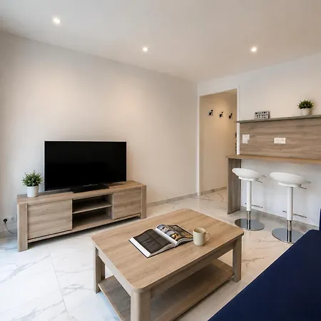 Apartment T2 Santa Lucia, Terrasse Jardin, Clim Et Wifi Saint-Raphael (Var)