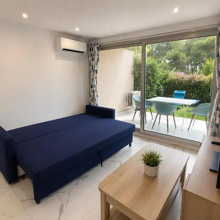 Apartment T2 Santa Lucia, Terrasse Jardin, Clim Et Wifi Saint-Raphael (Var)